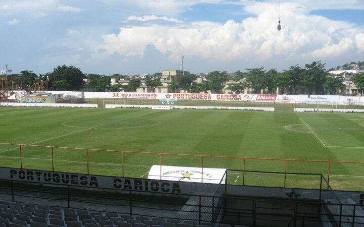 Gramado e arquibancadas do Estádio Luso-Brasileiro, no Rio de Janeiro.