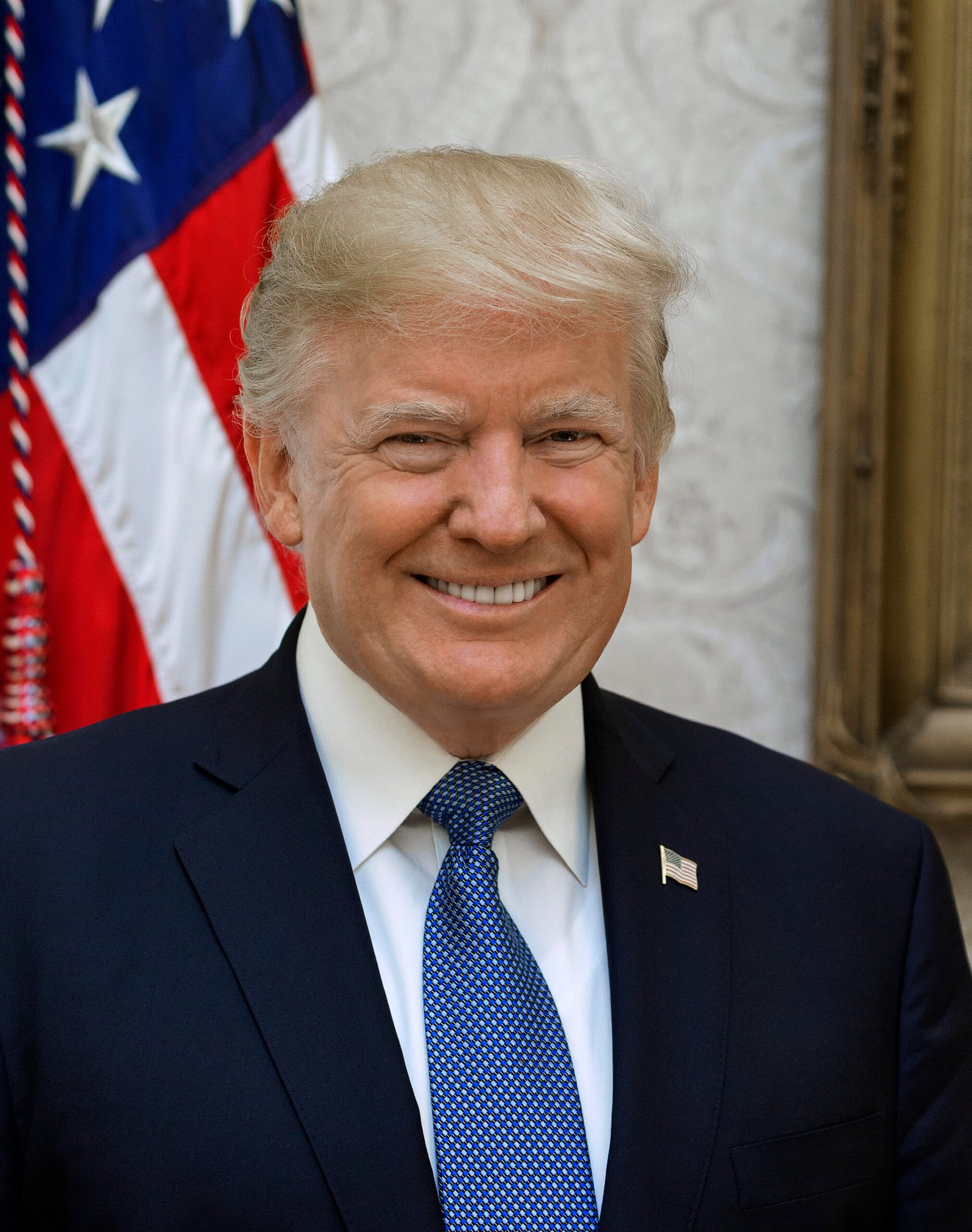 Donald Trump posa para retrato oficial na Casa Branca em outubro de 2017